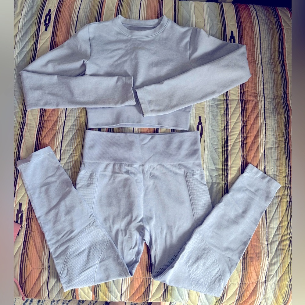 GUESS 2 Piece Workout Set